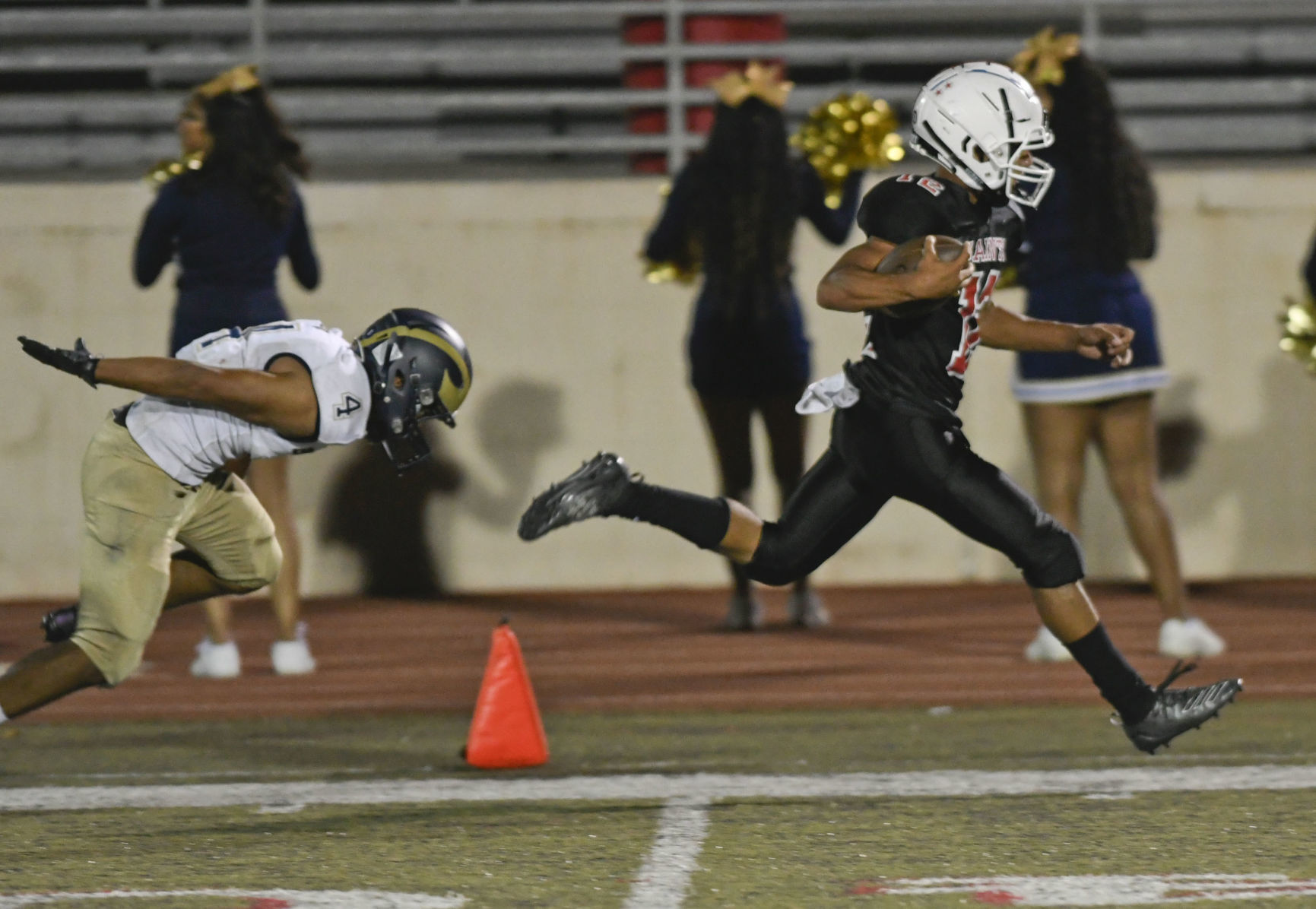 091319 GV SM football 09.jpg